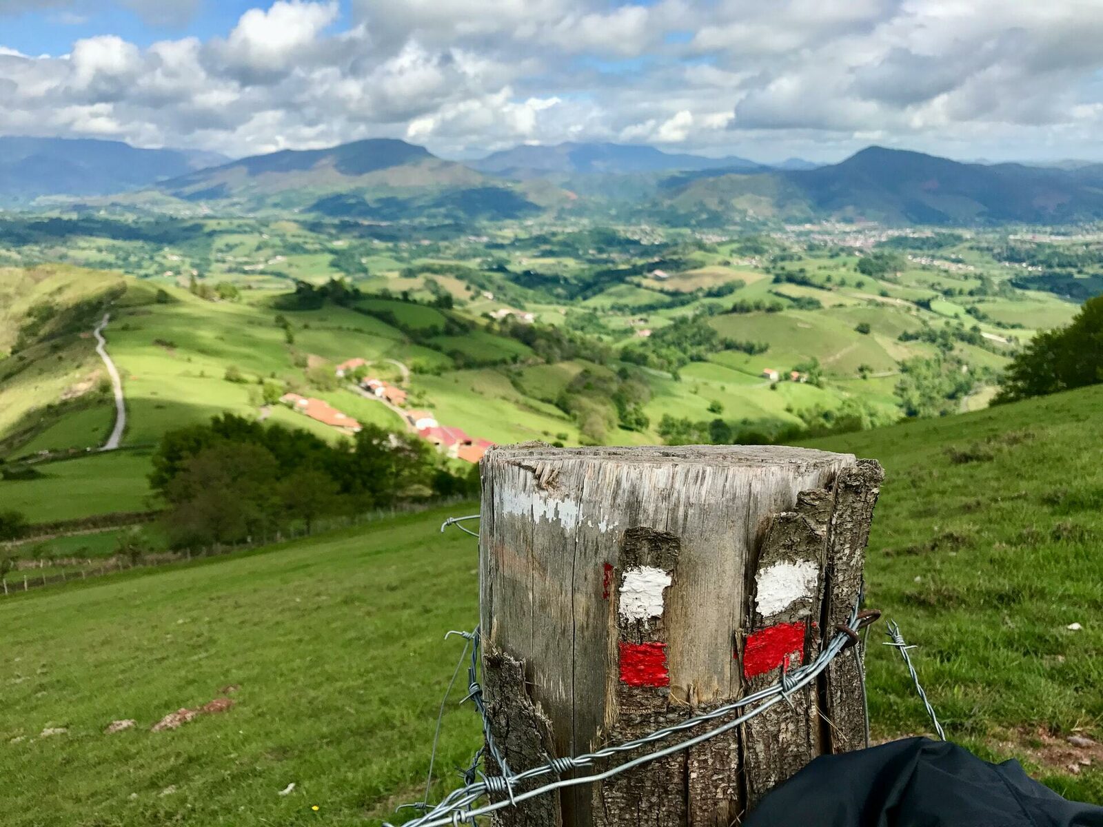 Photo by Igor Ferreira on Unsplash Het begin van de Camino in Saint Michel, in de regio Poitou Charentes in Frankrijk
