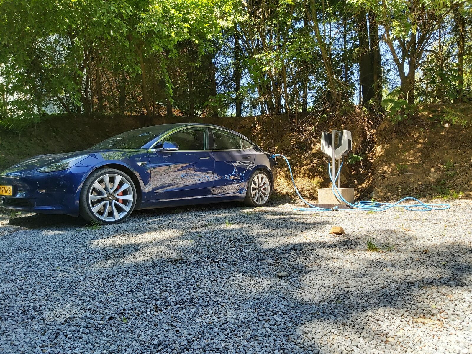 Point de charge pour les voitures électriques Petite Suisse
