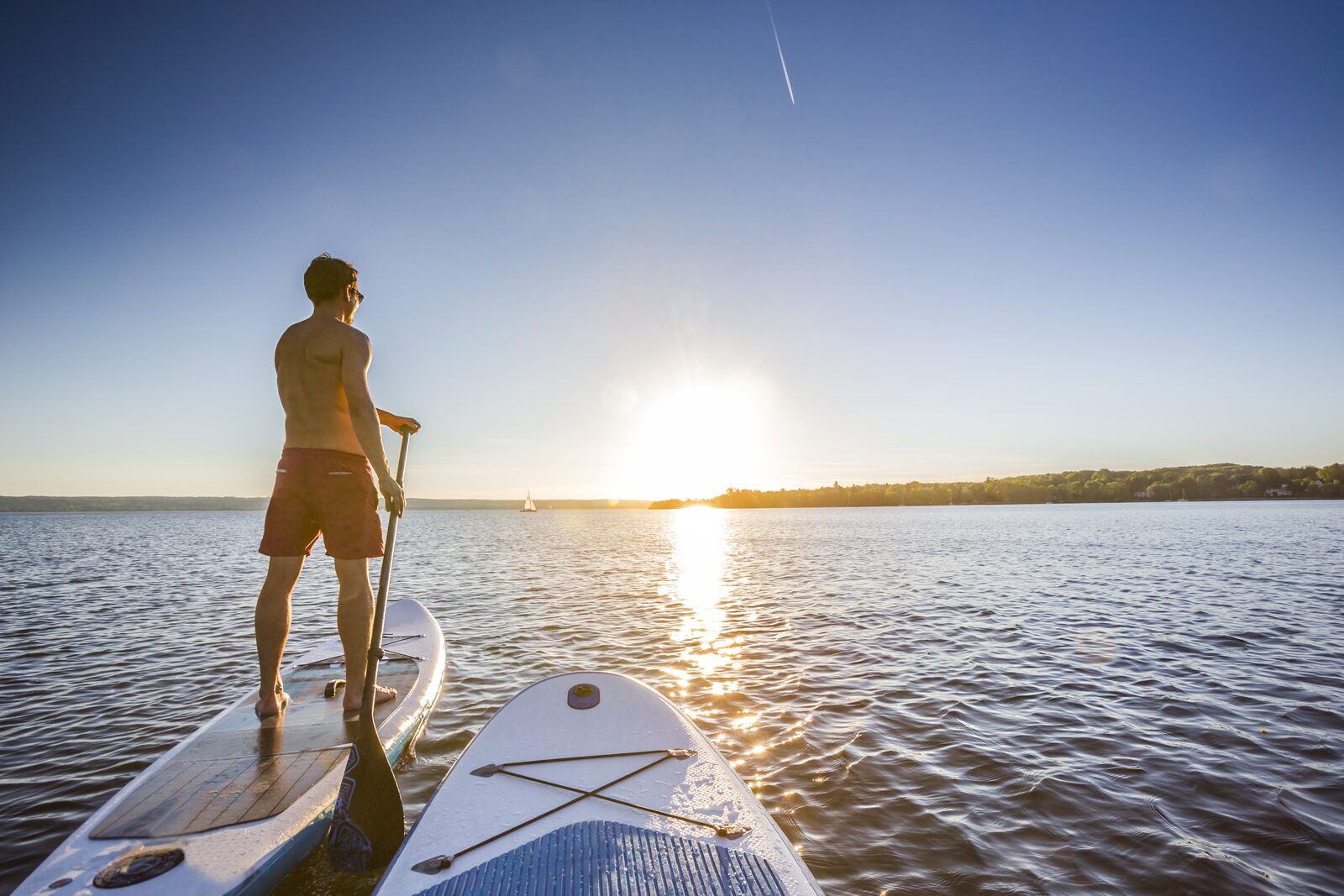 Activities in Ouddorp - paddle boarding on Lake Grevelingen