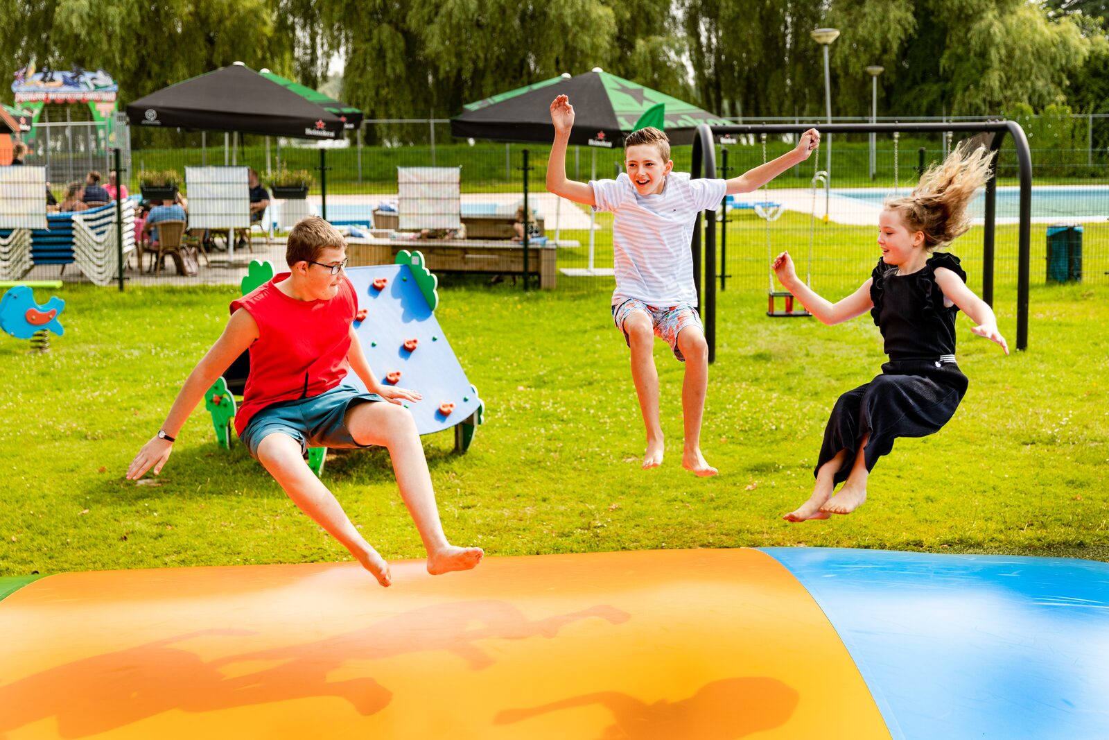 Air trampoline