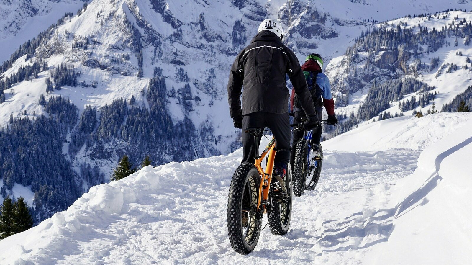 Mountainbiken in de sneeuw