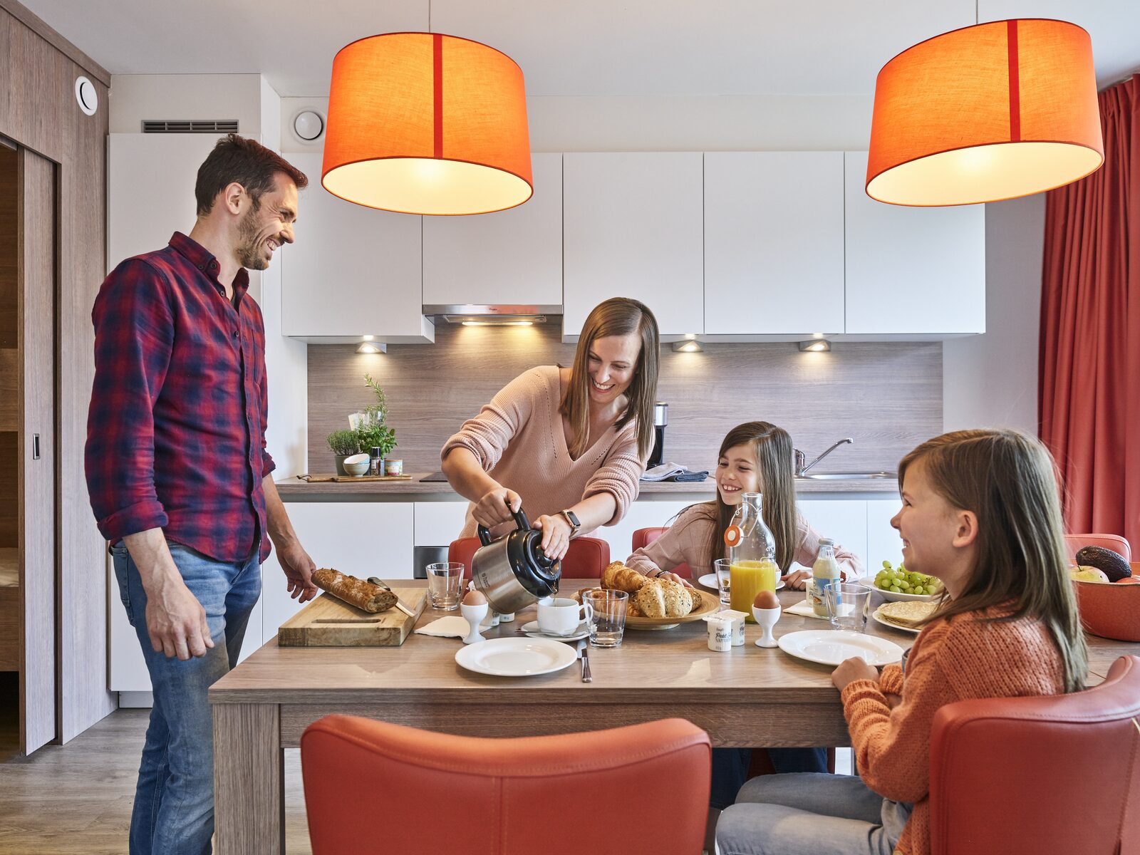 Een familie in Holiday Suites Houthalen-Helchteren