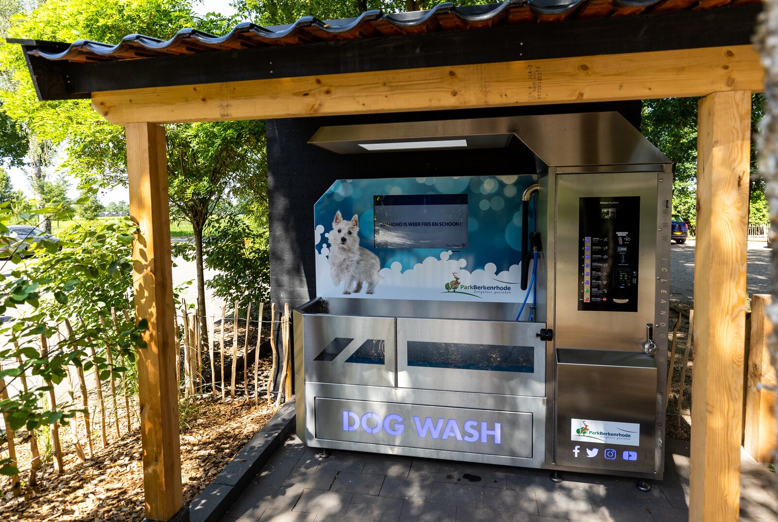 Enclosed Dog Wash