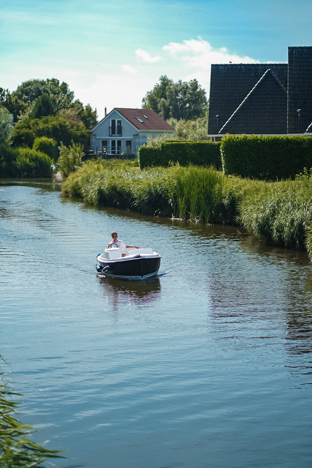 SUP boarding on the IJsselmeer