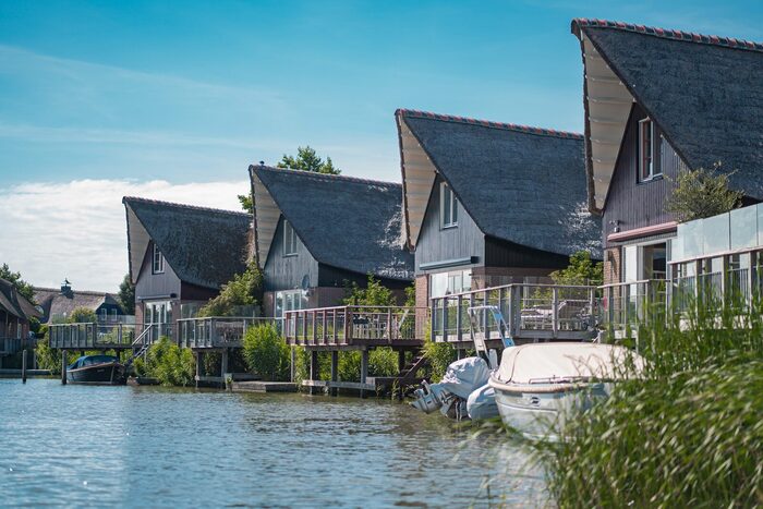 Ferienhaus mit Bootssteg Direkt am Wasser In Holland