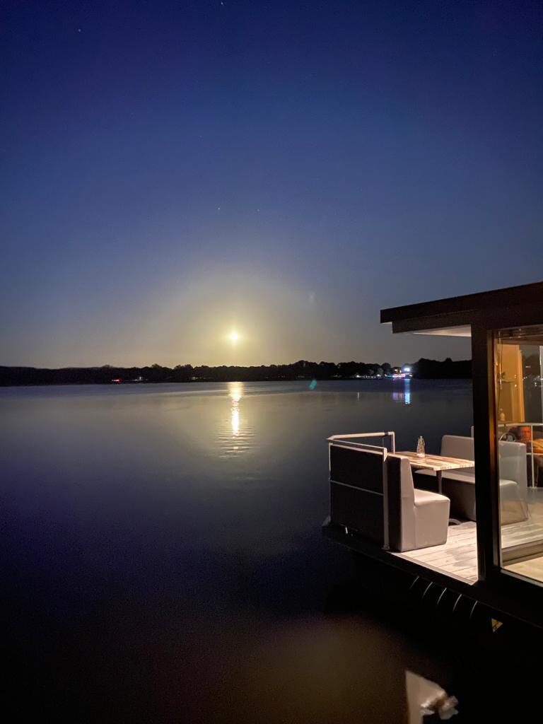 Houseboat by night