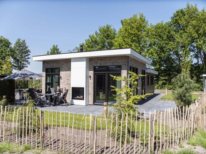 Manual gas fireplace