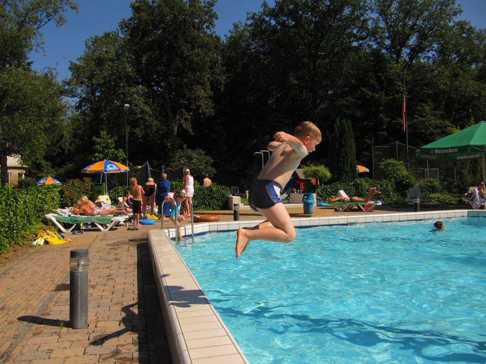 Swimming pool