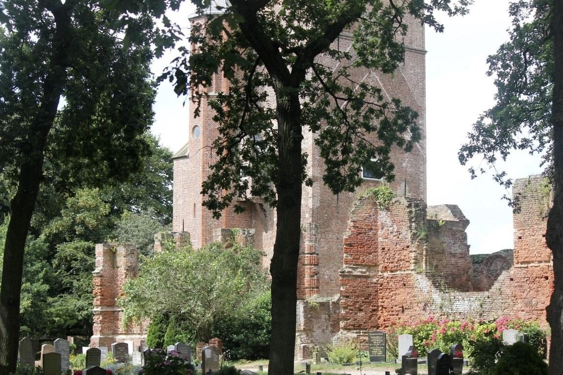 Ruine van de oude Matthiaskerk