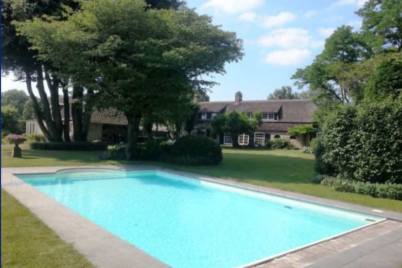 Vakantieboerderij met zwembad in Brabant