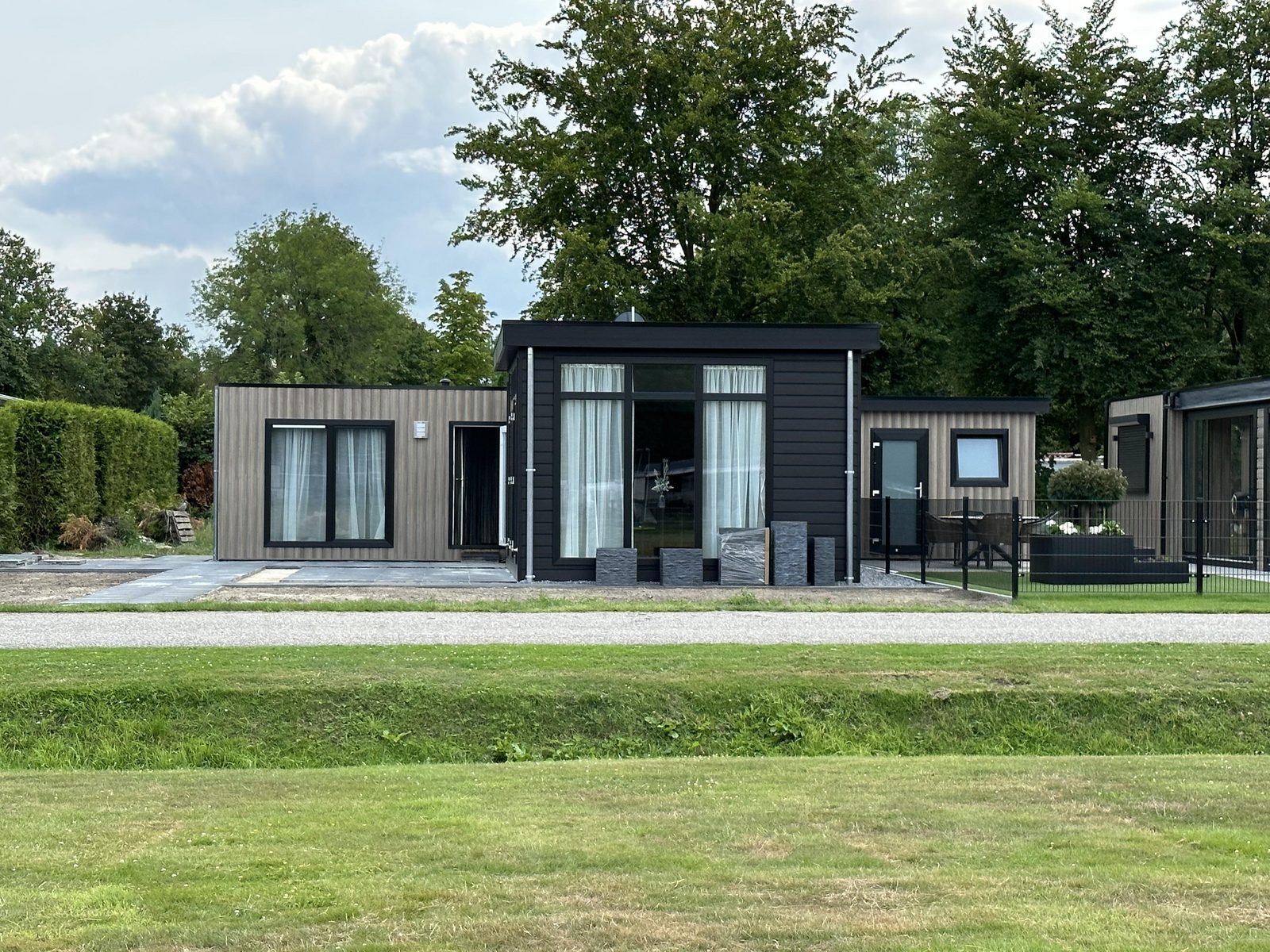 Nieuwe moderne bungalow 