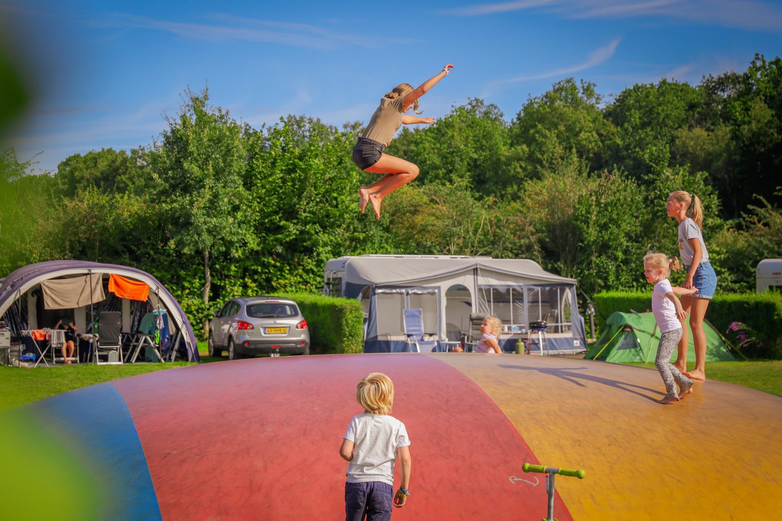 Air trampoline