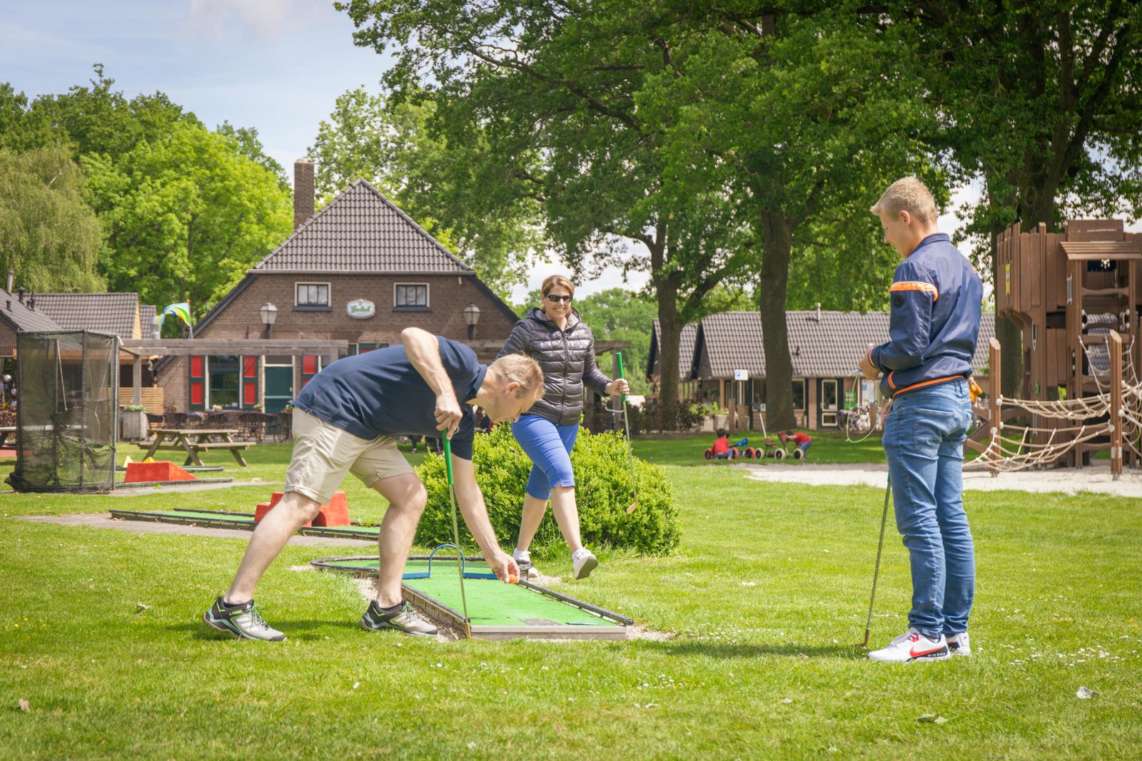 Miniature golf