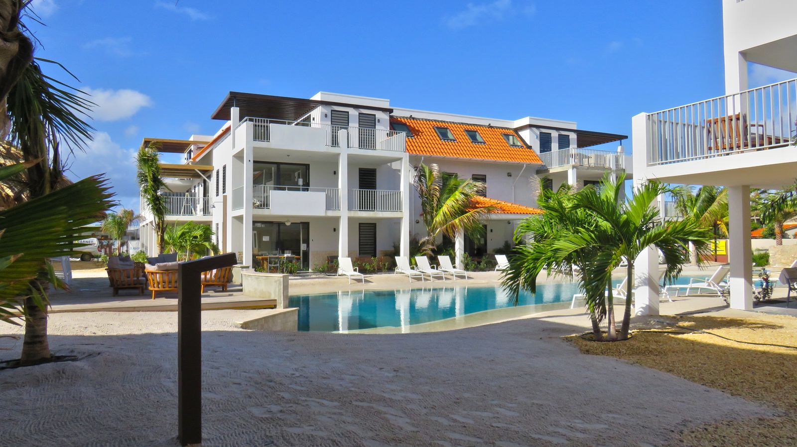 A swimming pool on Bonaire? You can find this at Resort Bonaire. We have a sandy beach where both adults and children can enjoy themselves.