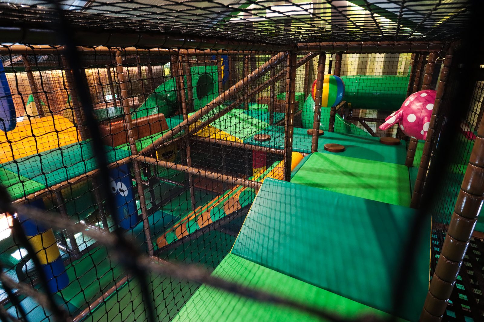 Indoor playground: 'Bie de speelgroeve'