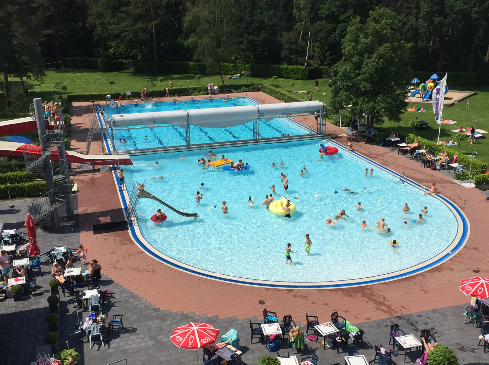 Zwem- en recreatiebad in de Dennen
