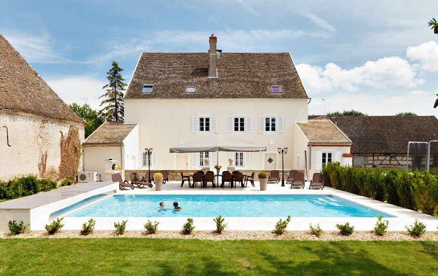 Luxe vakantiehuis met zwembad in de Bourgogne, Frankrijk