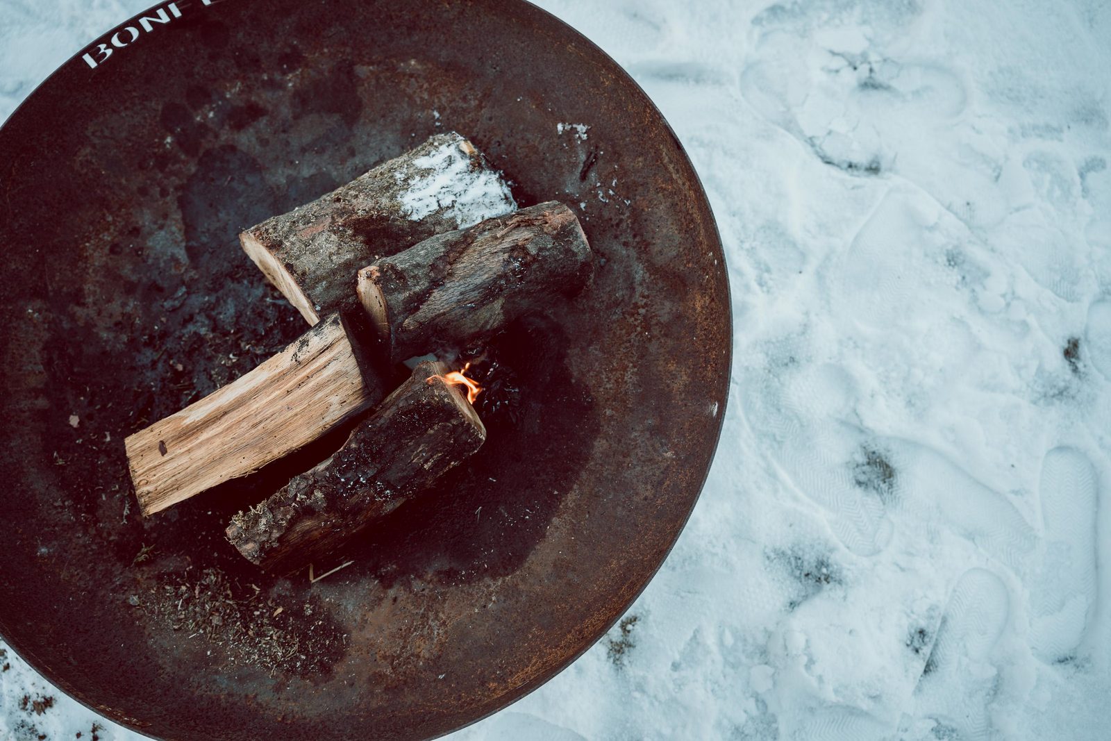 Soof 'Winter Retreats' mit Eislaufbahn