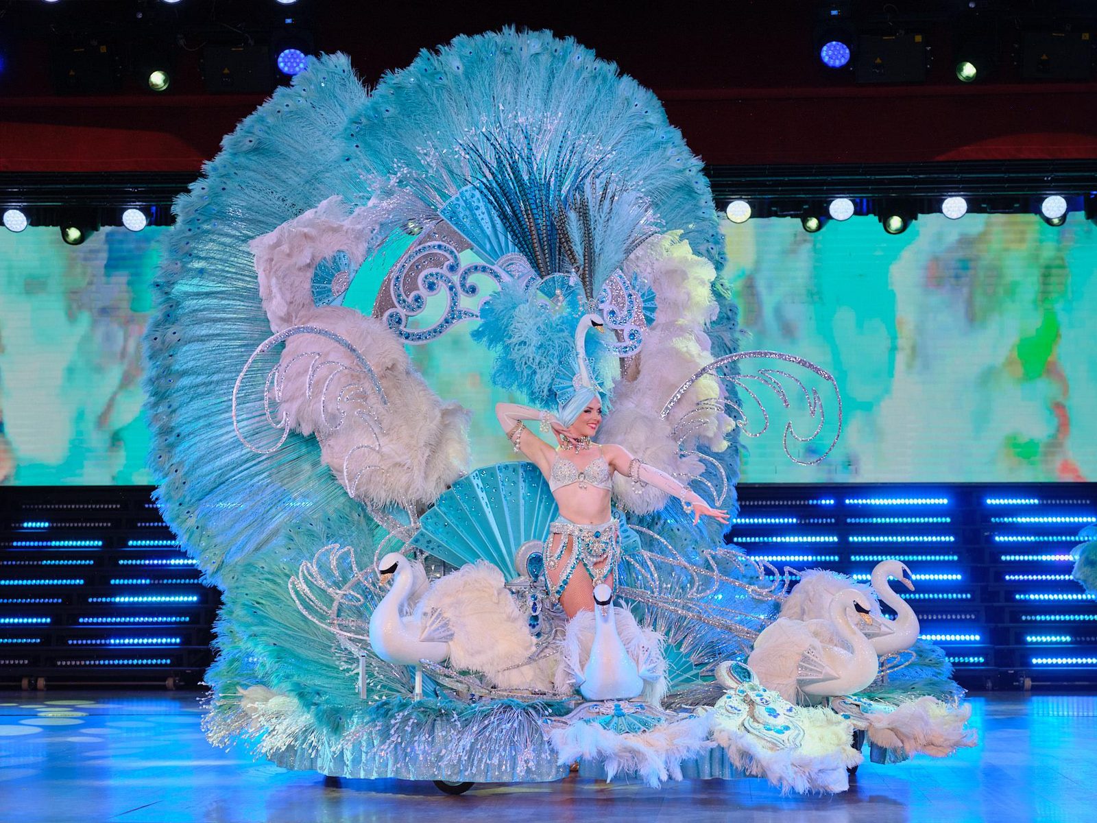 Beautiful costumes during the AIRE show at Benidorm Palace