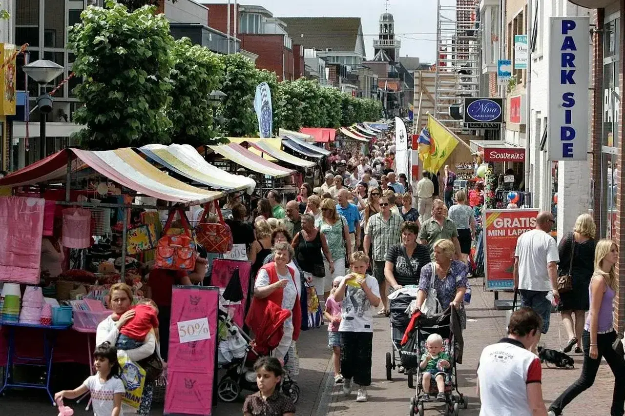 Every Sunday tourist market in Noordwijk aan Zee