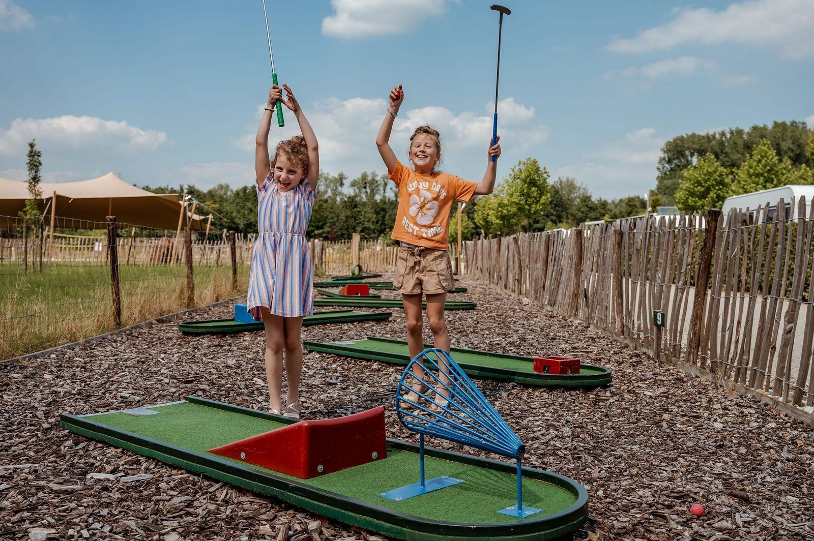 Campingplatz mit Indoor-Spielplatz