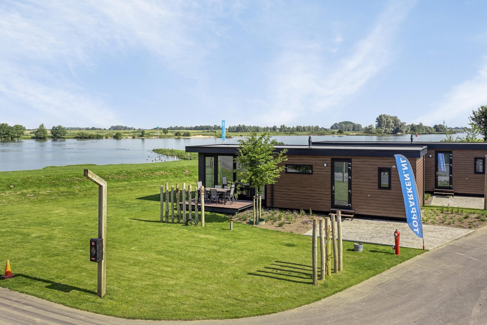 Vakantiewoningen te koop aan het water