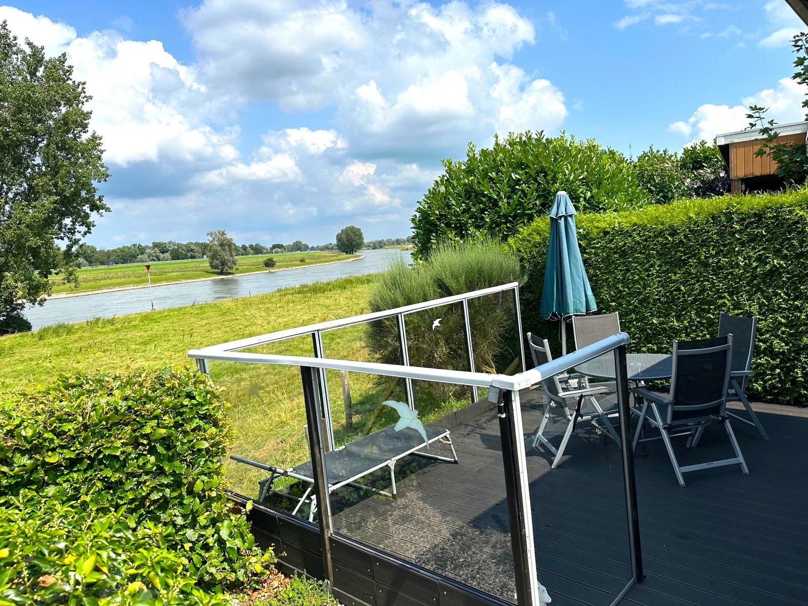 Korenbloem op kavel RT6-76 gelegen aan de buitenrand van het park met een prachtig uitzicht over de IJssel