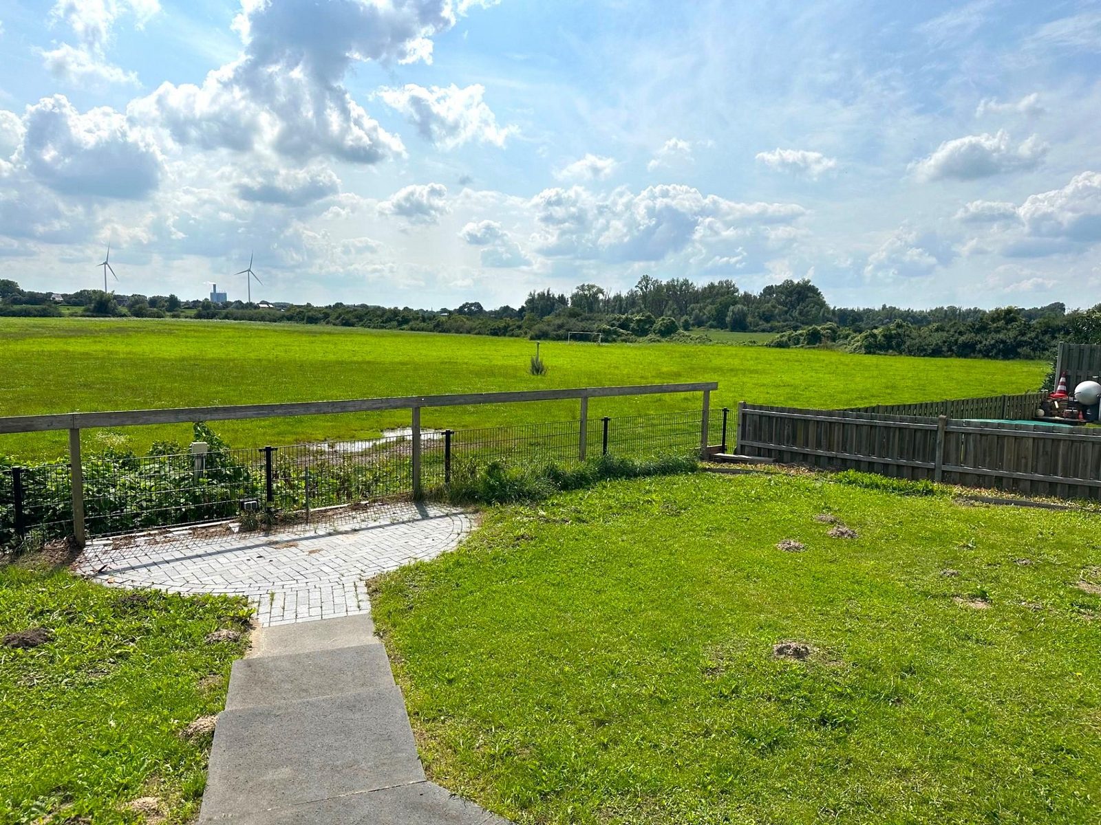 Boterbloem op kavel RT18-233 gelegen aan de buitenrand van het park met een prachtig uitzicht over de weide