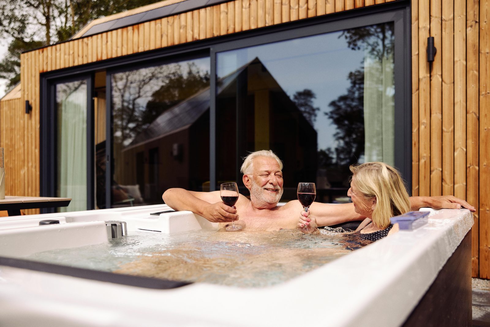 Holiday home with jacuzzi