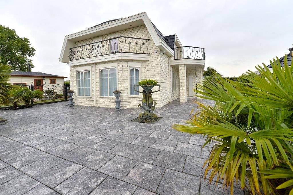 luxe villa met bovenverdieping incl. eigen grond op kavel RT3-31, uniek object op het park!!