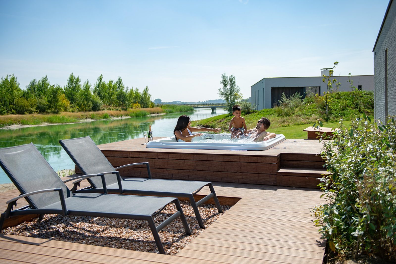 Luxe vakantiehuizen met jacuzzi zeeland 