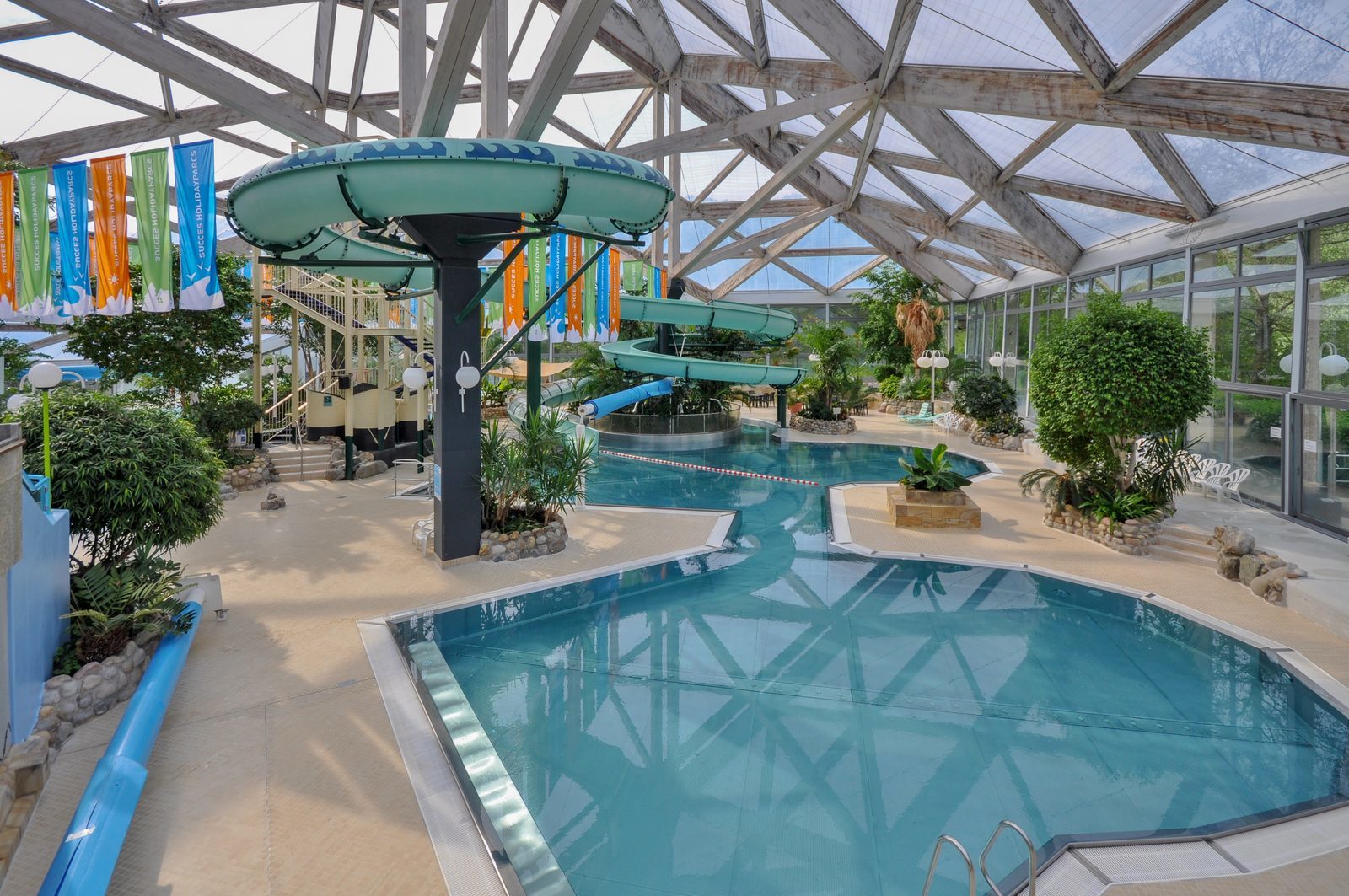 wimper Toepassen Philadelphia Vakantiepark Duitsland met subtropisch zwembad | Vakantiepark Hambachtal