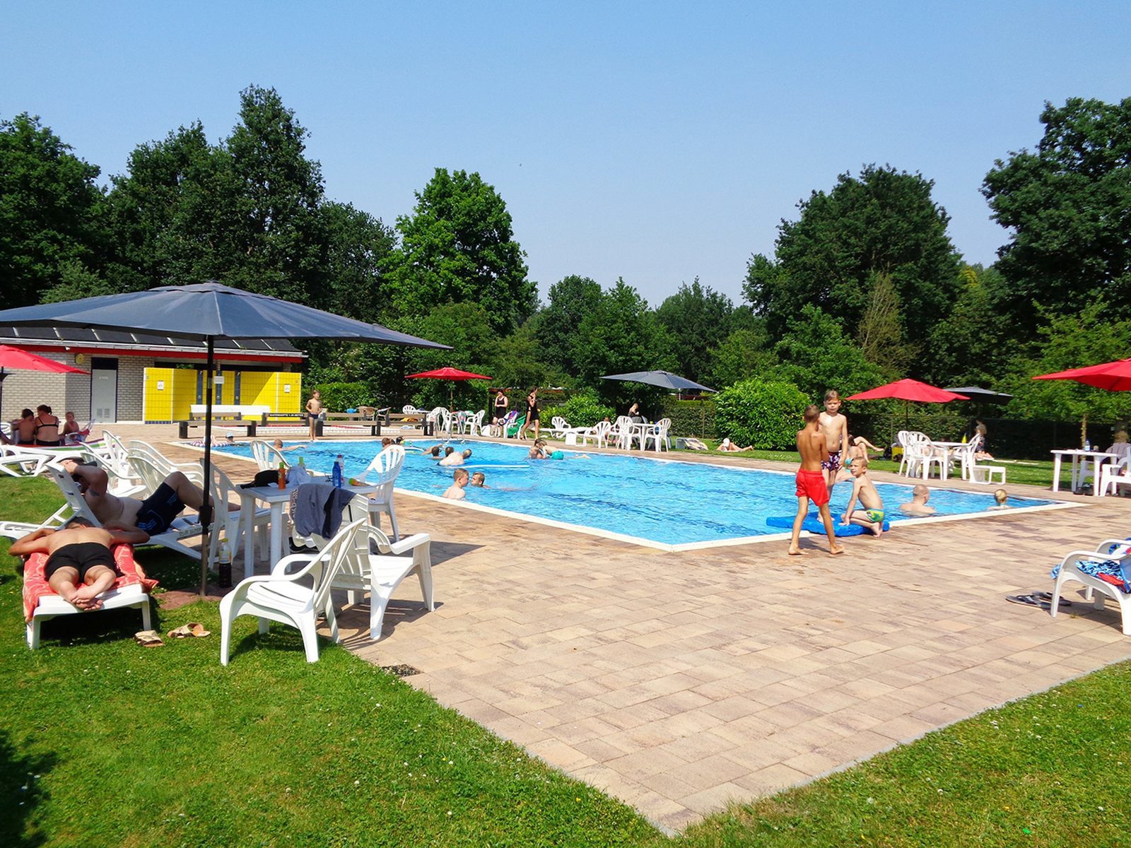 Verwarmd  Openluchtzwembad | De Bremerberg