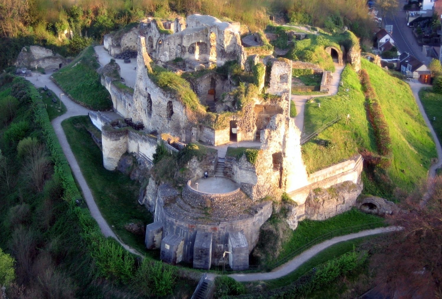Castle ruins Fluweelengrot