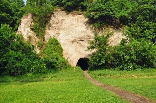 De Trasshöhle in het Brohltal