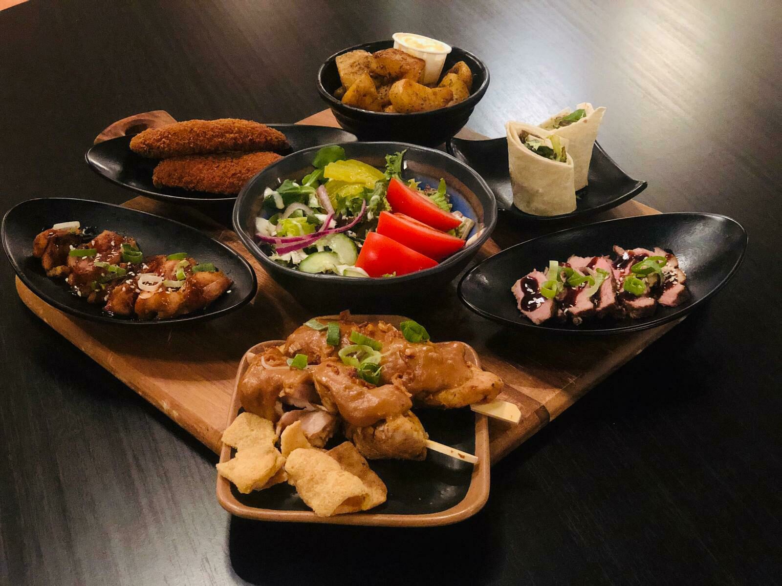 Alles komt uit Barneveld| €13,95 per stuk Alles komt uit Barneveld| €13,95 per stuk