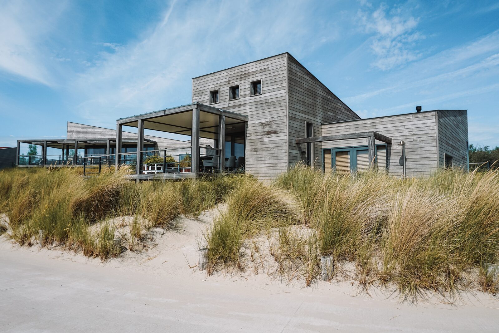 Stay in Ouddorp in a villa in the dunes